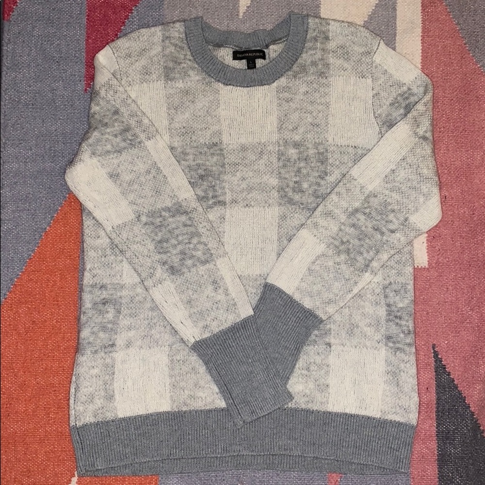 Banana Republic Sweater - Size L